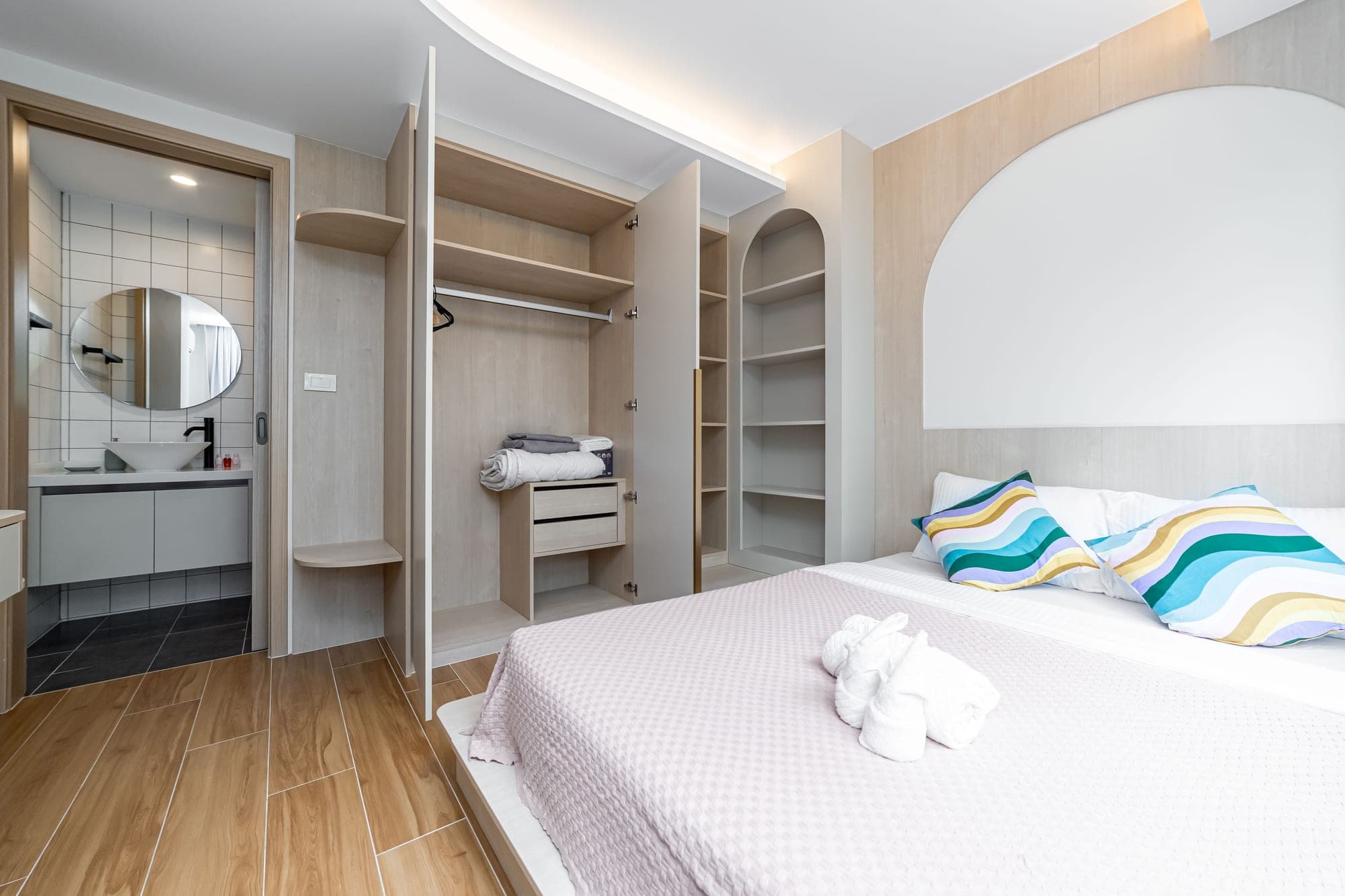 Fantasea Condo 512