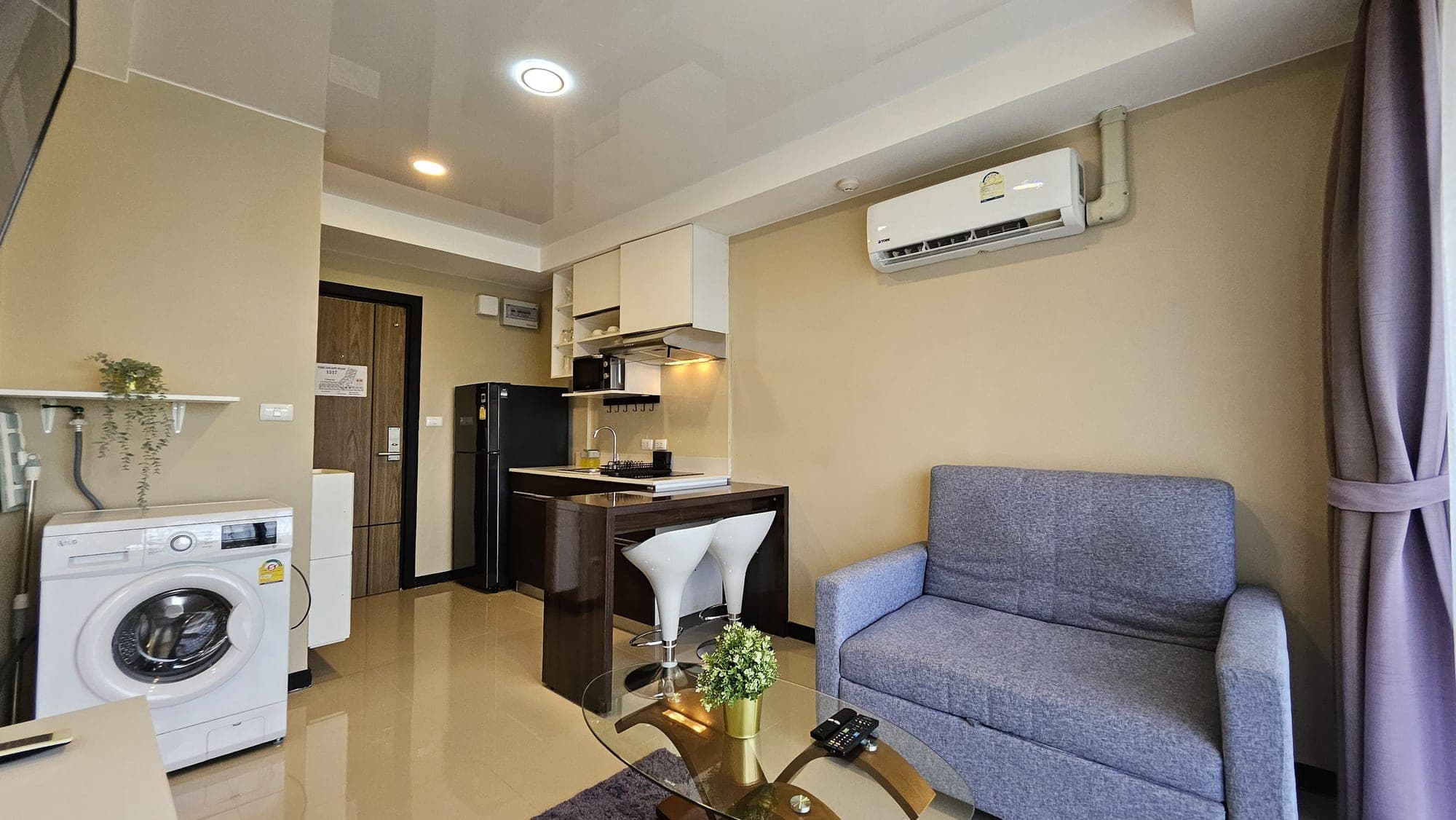 MBC Condo 1517 71/205