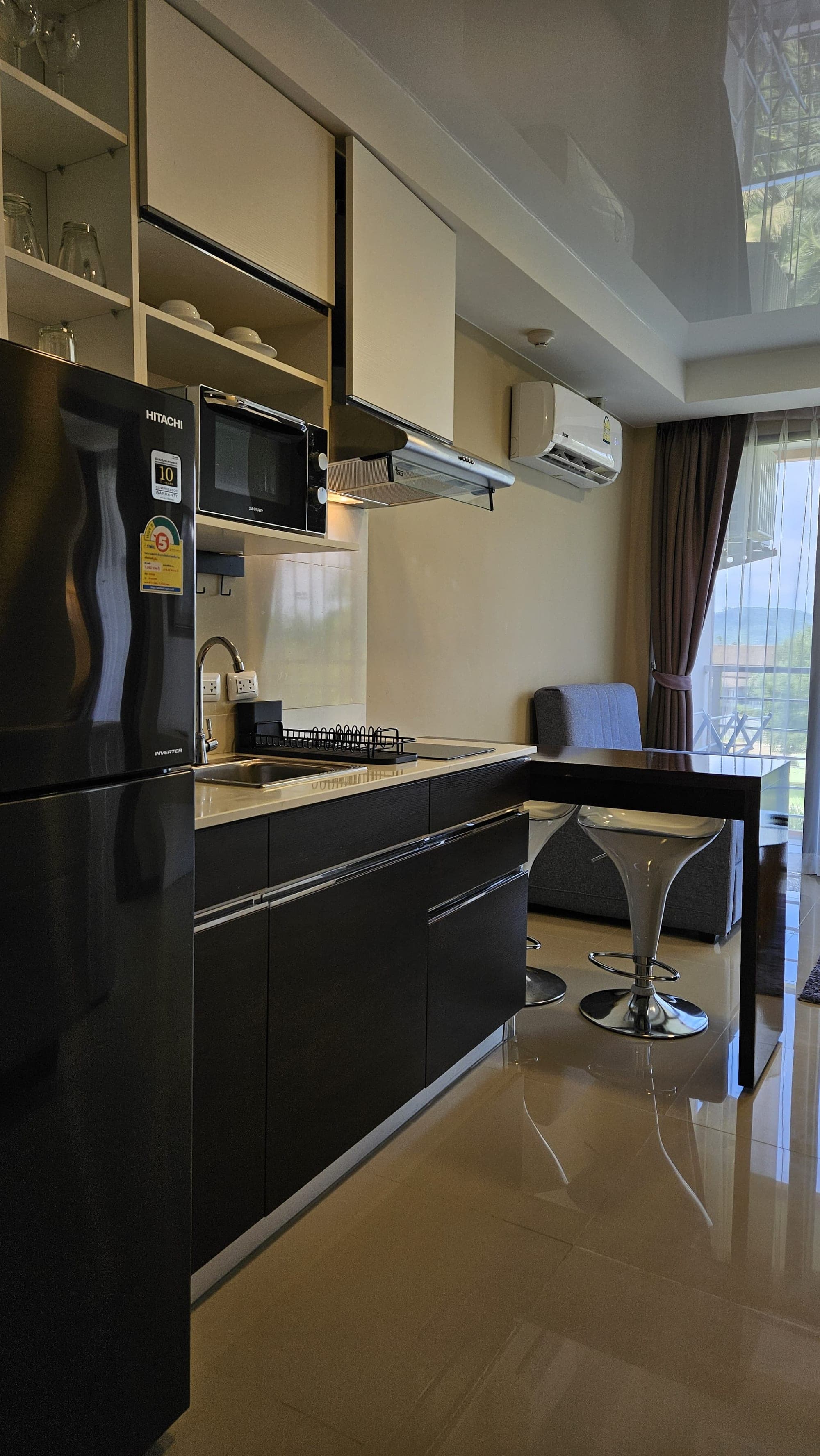 MBC Condo 1517 71/205