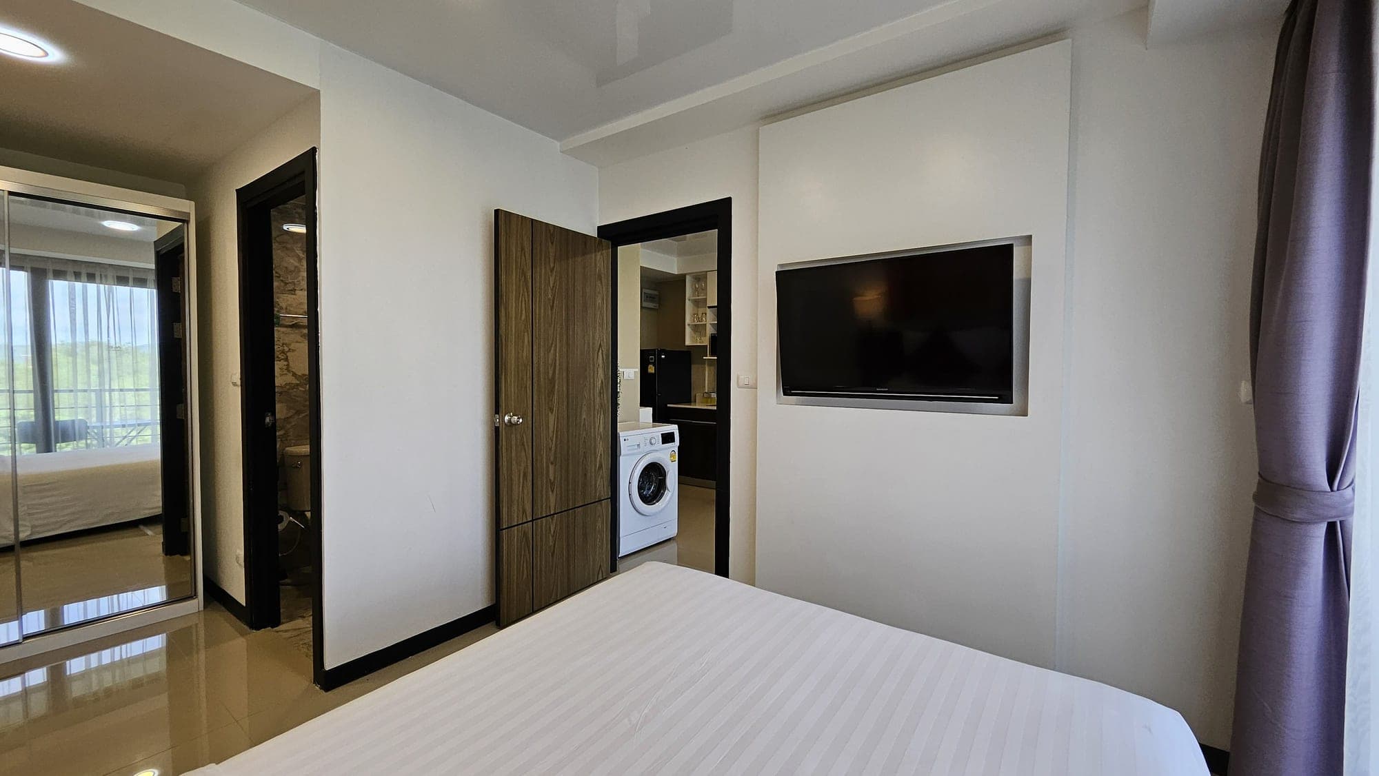 MBC Condo 1517 71/205