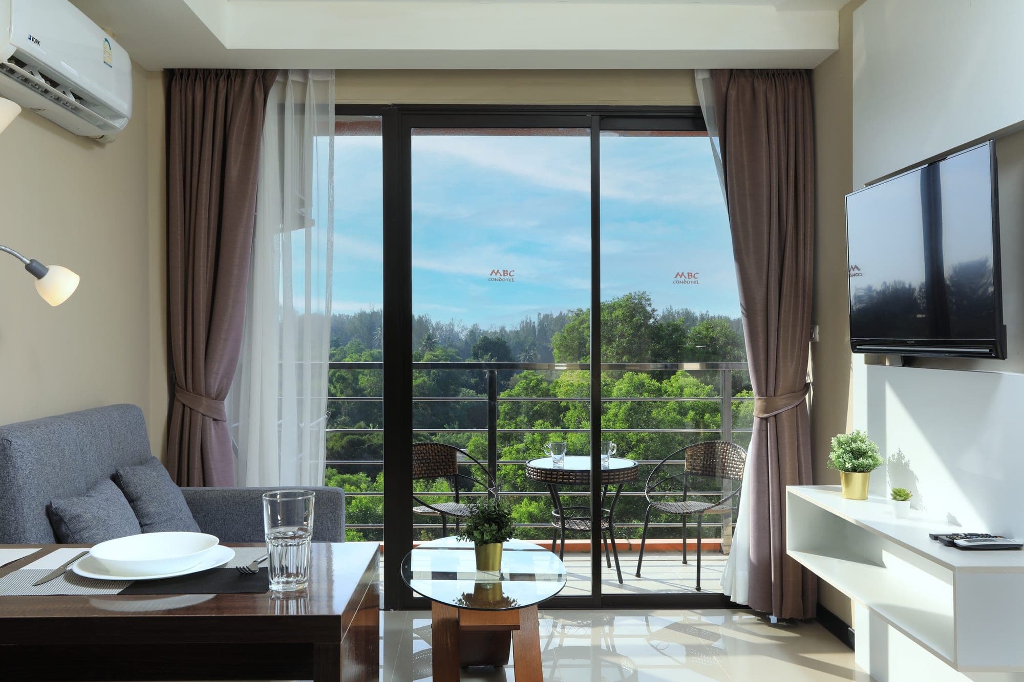 MBC Condo A1707