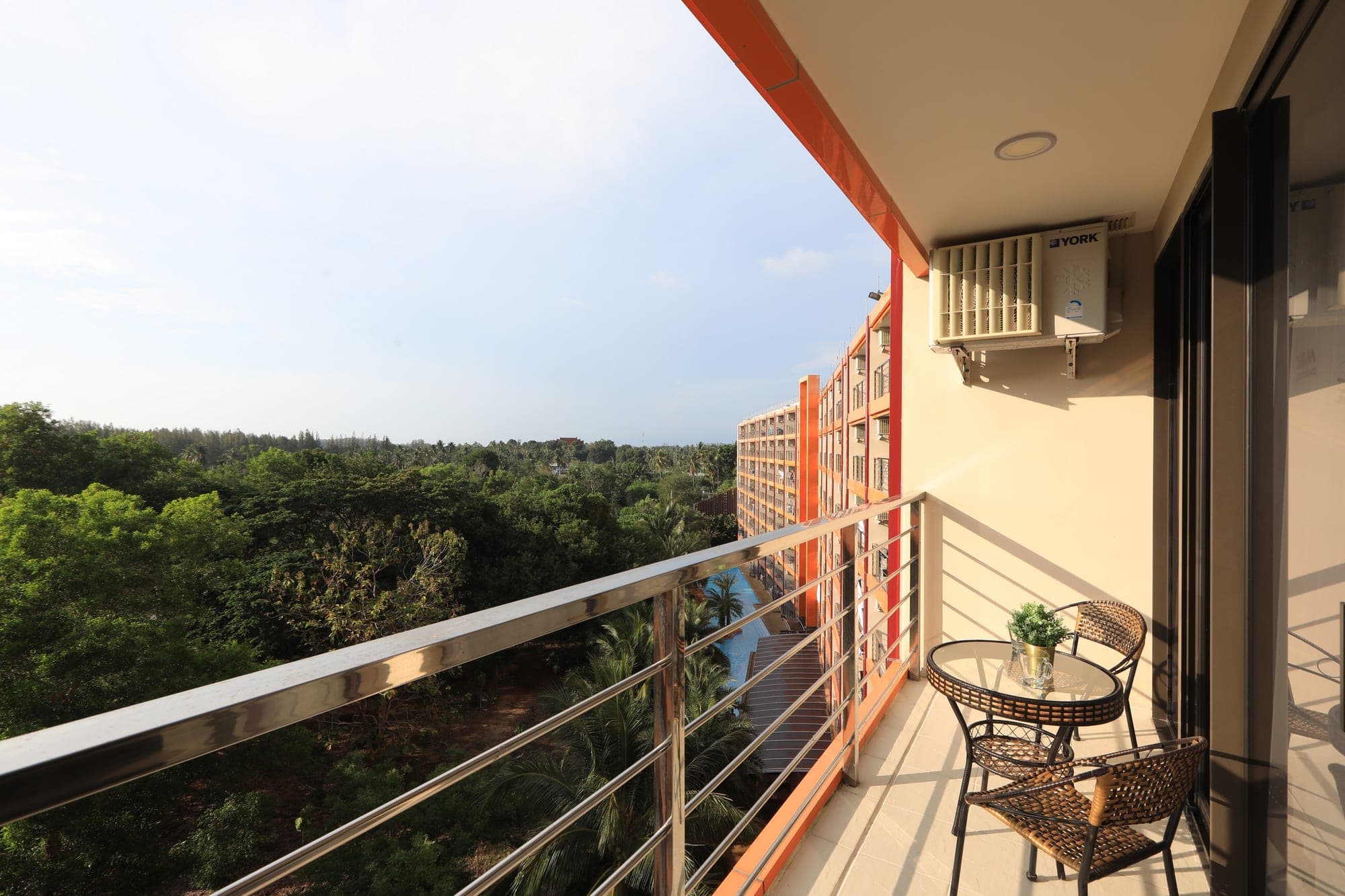 MBC Condo A1707