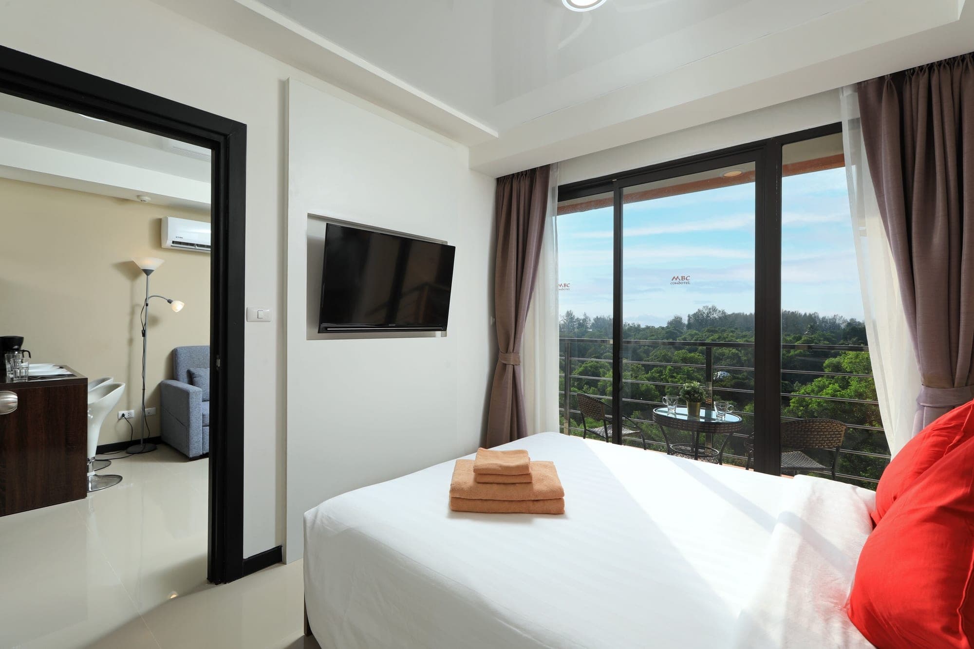 MBC Condo A1707