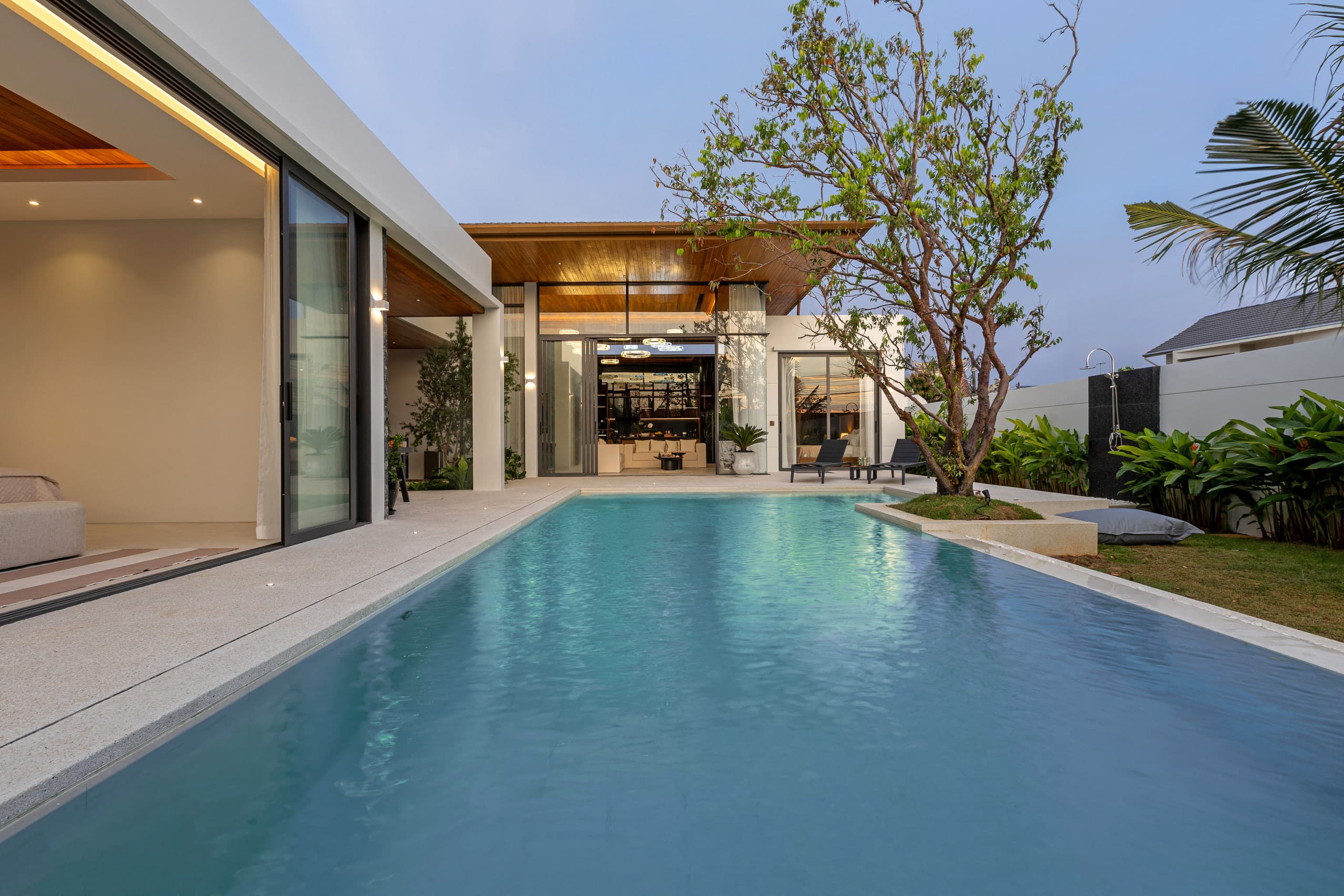 Pool by day